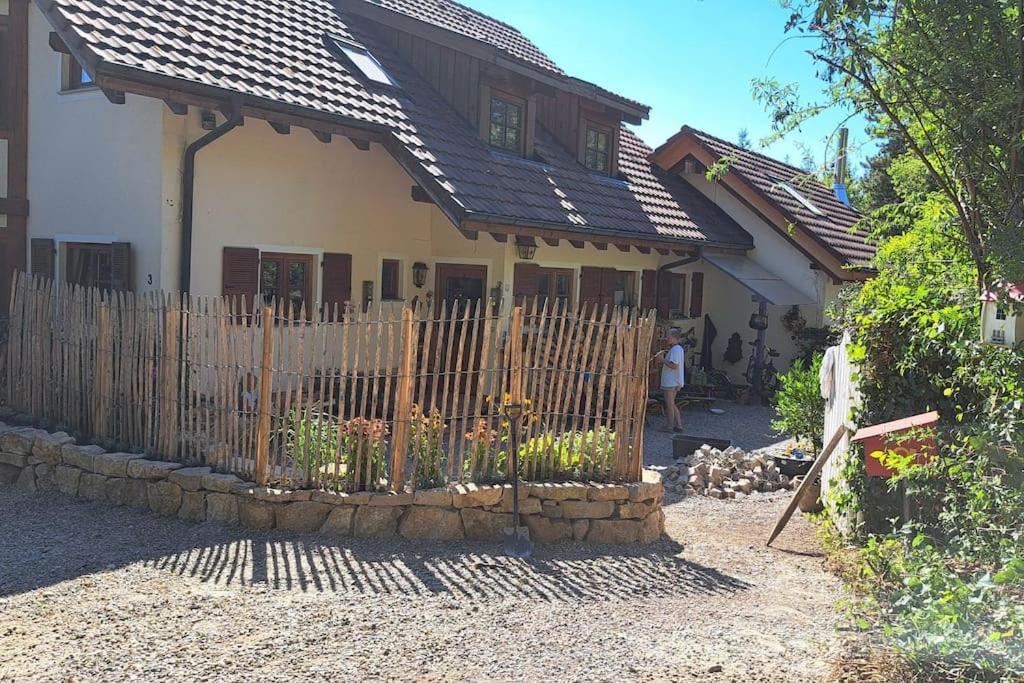 Gemuetliche Waldrandlage In Badenweiler Sehringen Ferienwohnung מראה חיצוני תמונה